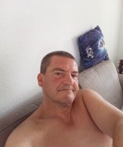 Hallo, ich suche jemanden, gerne älteren, auch dickeren, mit nicht so großen